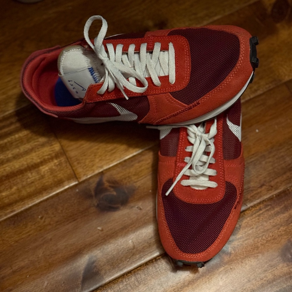 NIKE DAYBREAK sneakers TEAM WHITE RED women’s 9